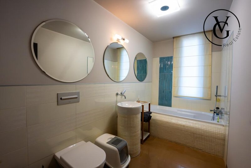 Casa duplex 5 camere Corbeanca, panouri solare 14kw- baterie 10kw, jacuzzi